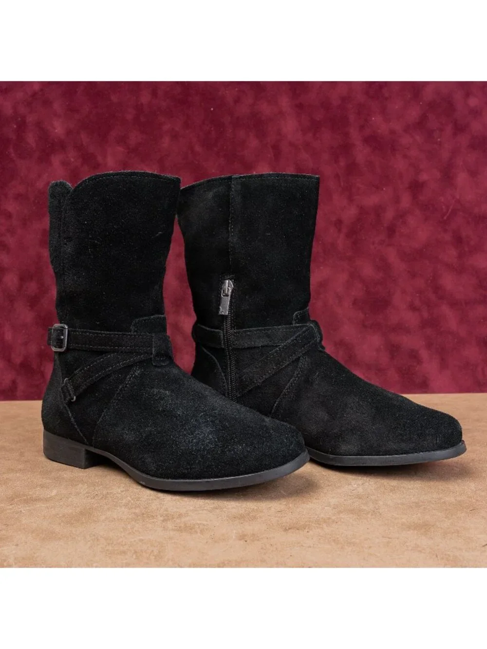 Koolaburra Women Black Suede Modern Fall Strap Comfortable Boots sz 6